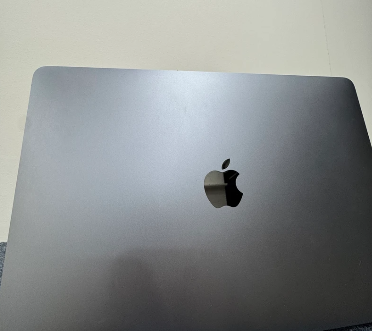 Apple MacBook Air 2020 | M1 | 8 GB RAM 256 GB SSD | 13.3-inch Retina Display | Pre-Owned A++ Grade