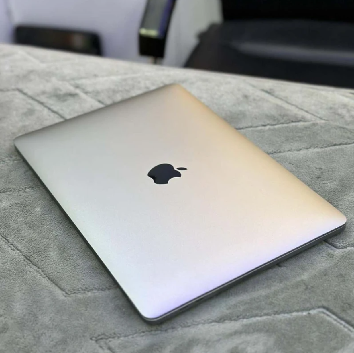 Apple MacBook Pro 2016 | Core i5 | 8 GB RAM 256 GB SSD | 13.3-inch Retina Display | Pre-Owned A++ Grade