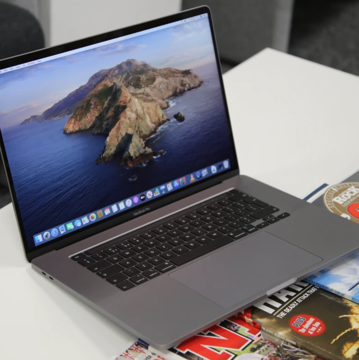 Apple MacBook Pro 2019 | Core i7 | 16 GB RAM 512 GB SSD | 16‑inch Retina display | Pre-Owned A++ Grade